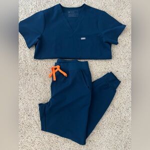 FIGS Deep Reef Scrub Set
